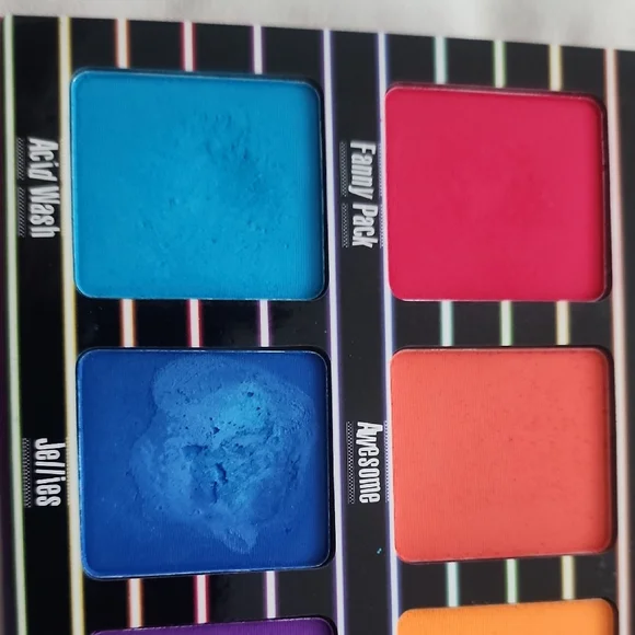 Violet Voss Neon Vibes Eyeshadow Palette - Picture 4 of 6